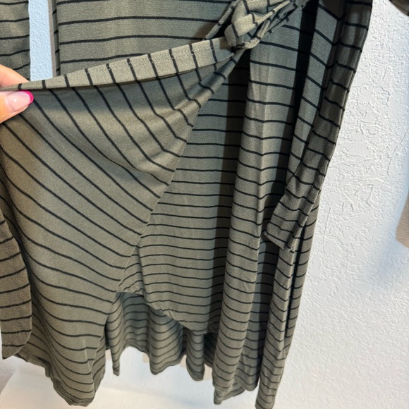 Express Green Stripe V neck mock wrap dress Womans SM - Picture 5 of 8